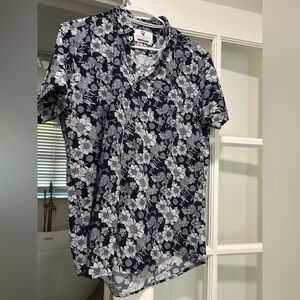Floral Navy and White Men's Button-up Shirt Medium